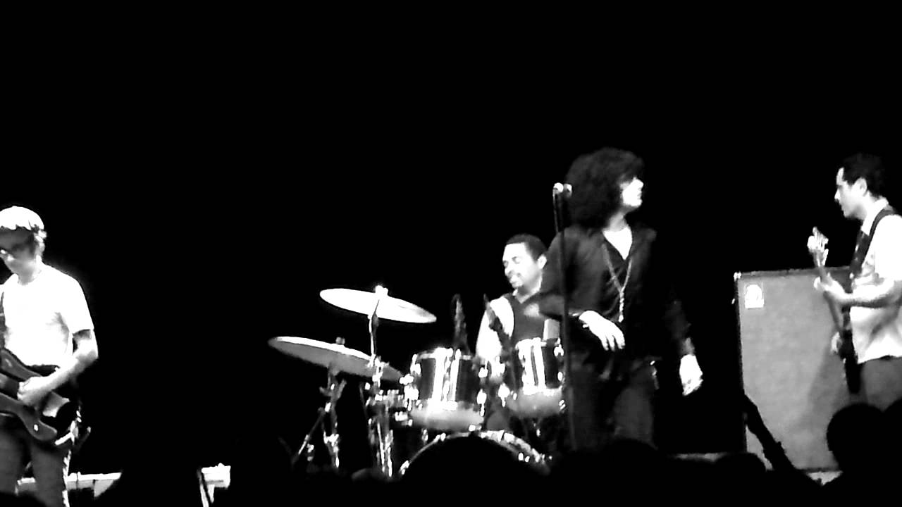 8. Empty Vessels Make the Loudest Sound - HMV Forum, London, 15.07.2012