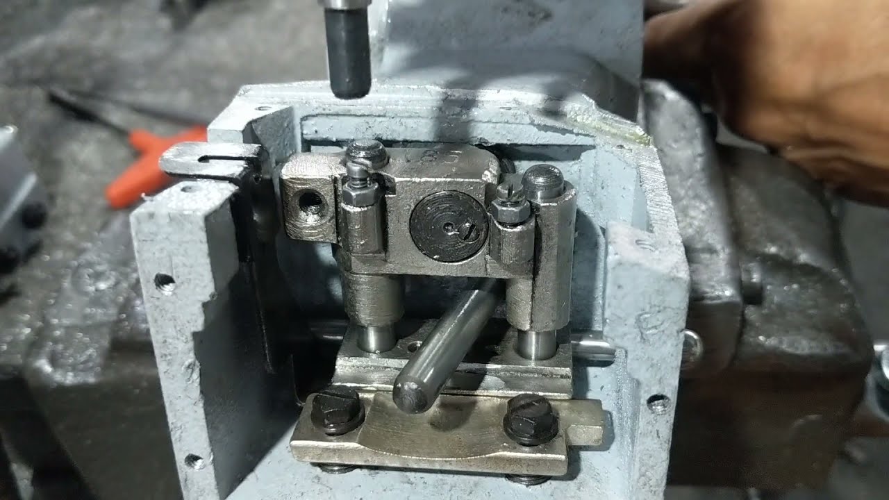 How to put the DE200 Block Assembly in Bag Closer Machine