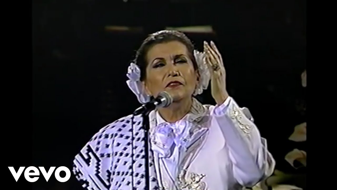 Lola Beltrán - Sufriendo A Solas (En Vivo en Bellas Artes, México)