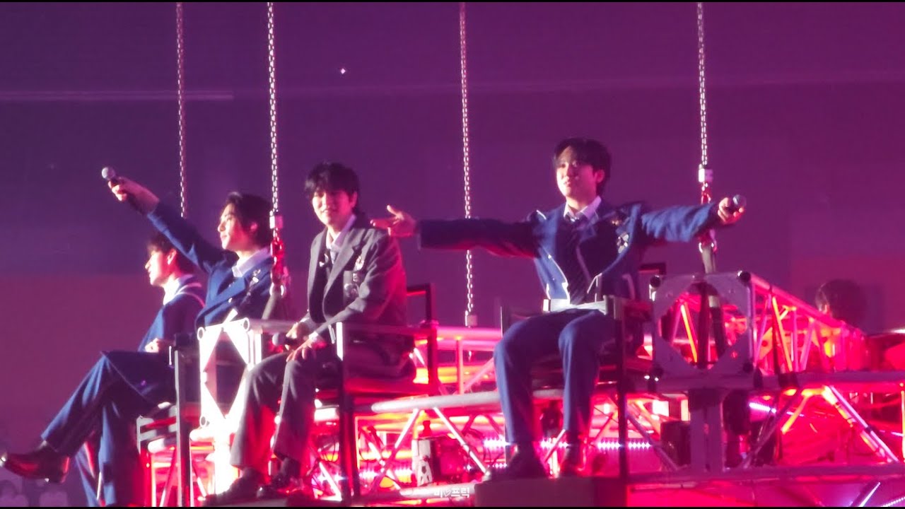 240329 Stray Kids 4th FANMEETING SKZ'S MAGIC SCHOOL - 바보라도 알아(Mixtape : On Track) - Changbin focus