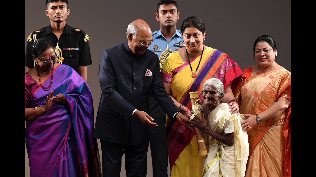 President Kovind presented the Nari Shakti Puraskar to Karthyayini Amma (98) from Alappuzha, Kerala.
