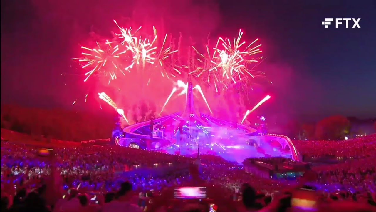 Armin van buuren -  superman live at tomorrowland 2022