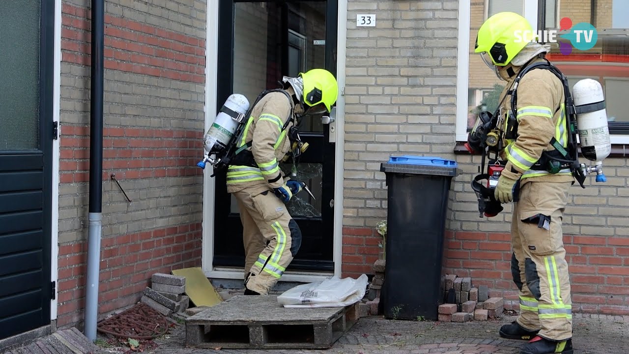 Brandweer breekt in in woning Vlinderhoven vanwege rookontwikkeling