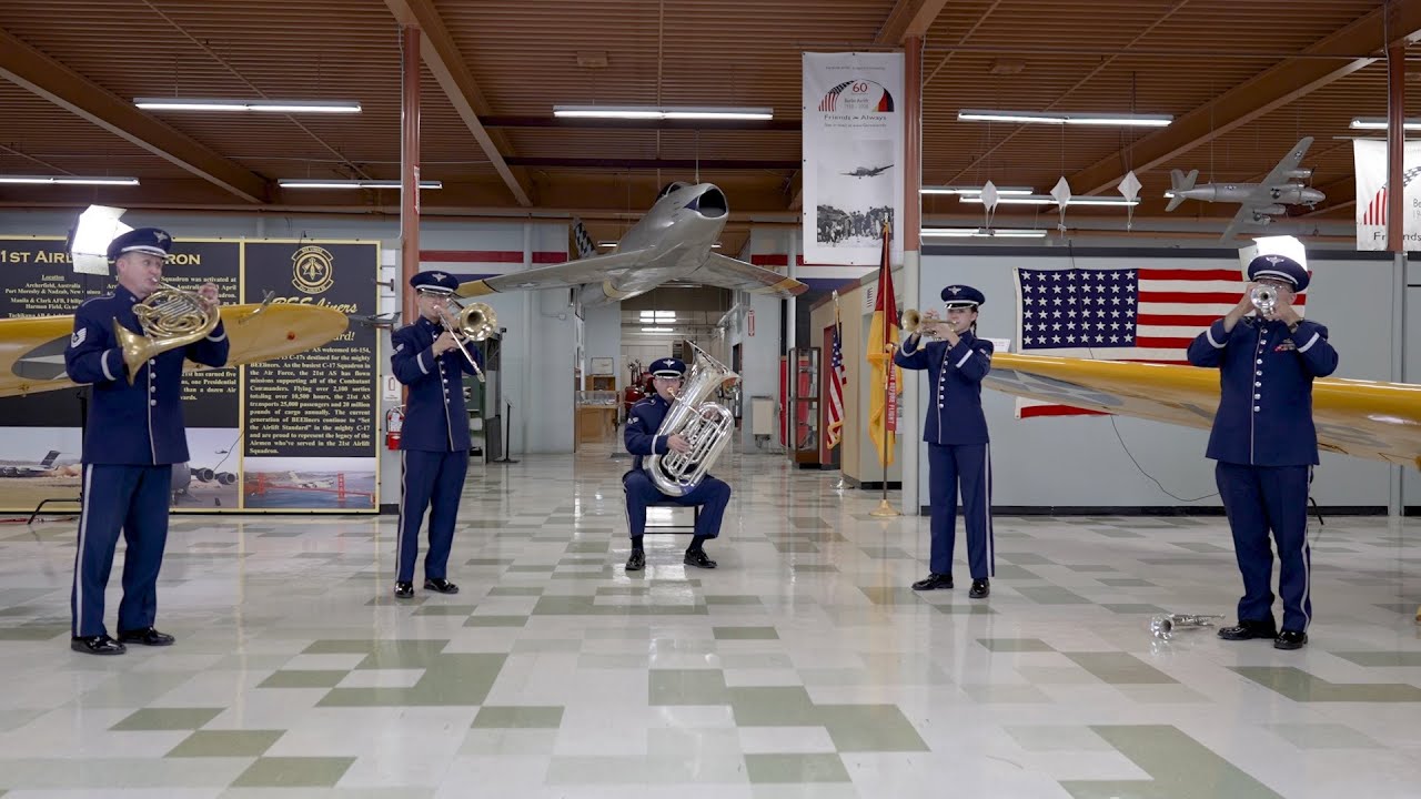 Happy Fourth of July! | Travis Brass Performs 