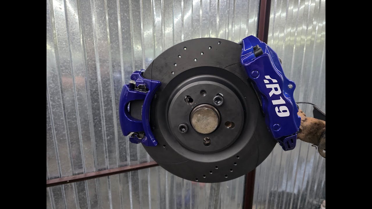 Adapter027 / SWAP 330mm 4 Tłok Brembo + T5 Tył FWD / Golf 4 / A3 8L / Octavia / Leon / Toledo itd.