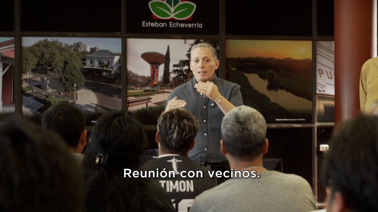 Fernando Gray - Reunión con familias del Barrio Altos de la Calandria