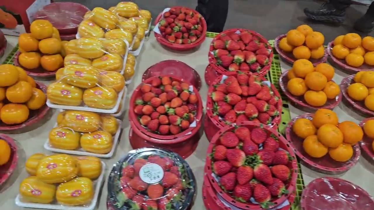 Wholesale Market Preparing for Lunar New Year! #korea #lifeinkorea #travelkorea #koreanmarket