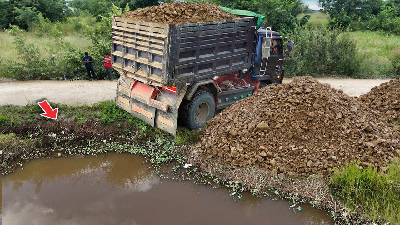 Impressive Work, Great Site fill Huge Land by Powerful Bulldozer with NISSAN 5ton