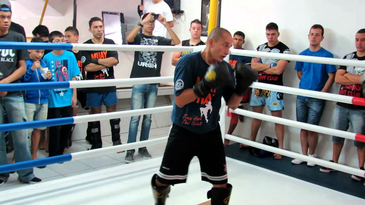 Graduação Muay Thai - Adilson (verm p azul) x Ednardo (azul claro) - Versus Fight Club