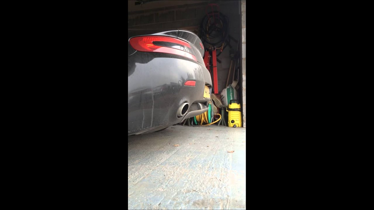 Aston Martin V8 Vantage roadster startup with Quicksilver e