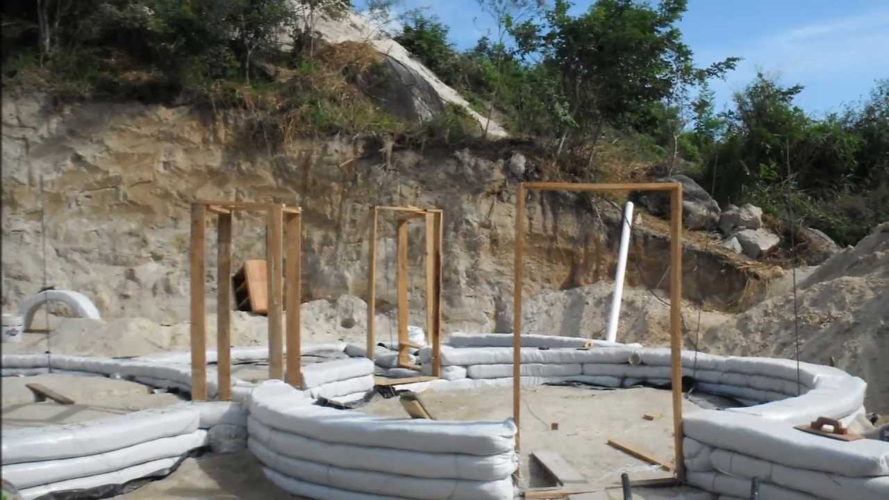 Earthbag Superadobe home in El Tuito, Mexico