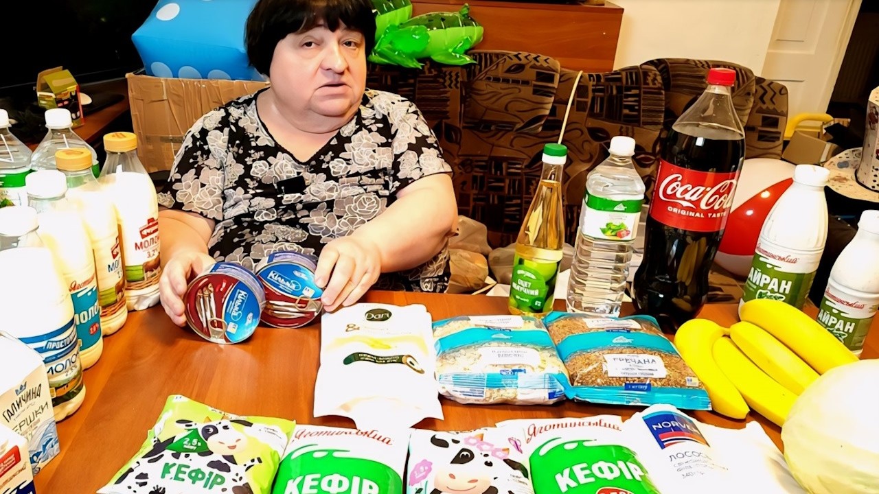 Таксист був зайнятий, тому я викликала кур’єра… В АТБ новий ліміт — замість 100 тепер 50 кілограмів.