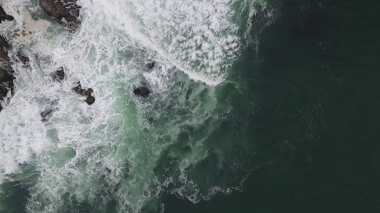 HD Hurricane Florence Drone Footage of Ocean Waves - Beavertail Jamestown, Rhode Island