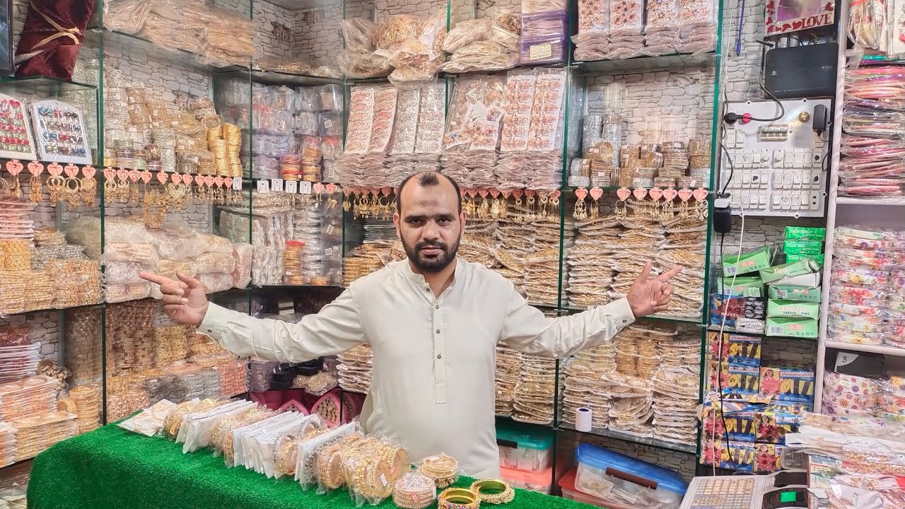 Shabaz jewellery Sahiwal shrbat Bazar indien bangles more information 03009459594