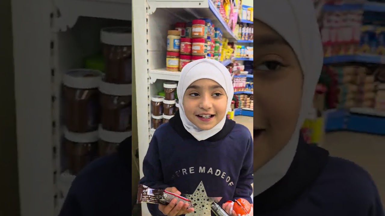 ديده ونانه جولة تسوق في مجمع العفاف في  كربلاء.
