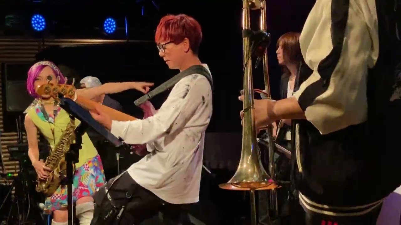 坂田明奈(Sax)･FIRE HORNS･坂本竜太(B)･Penny-K(Key)･小山将平(G)･外薗雄一 (Dr) / Mad Dash