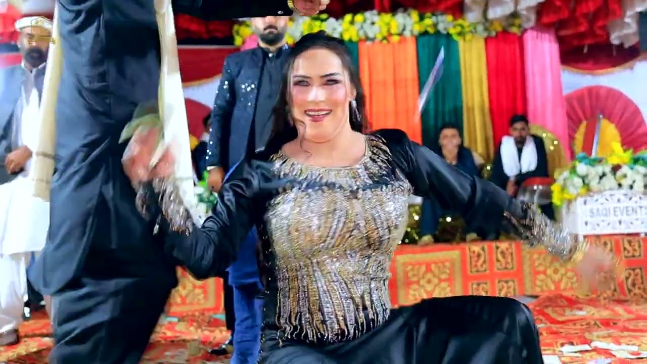 Pindi Na Sahi Tan Lahore Sahi ,Ani Gujjar Punjabi Dance Performance