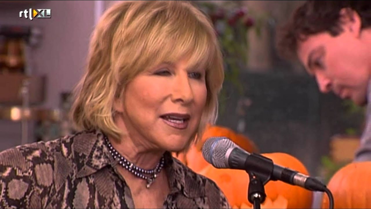 Lori Lieberman (october 2011) - Killing Me Softly with His Song