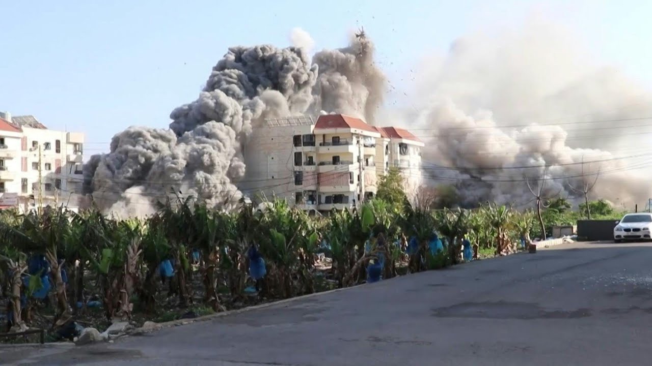 Moment Israeli strikes hit eastern Tyre in south Lebanon | AFP