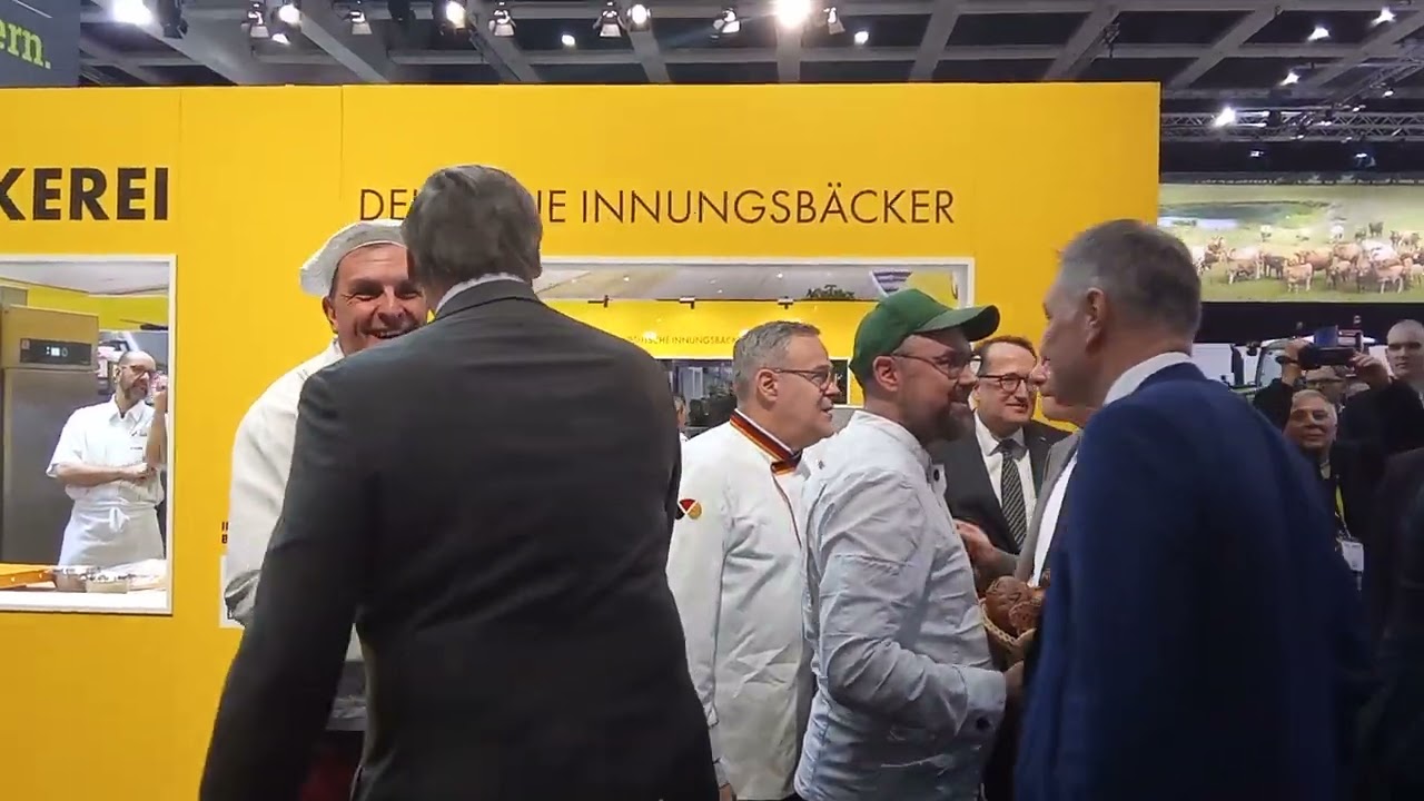 Landwirtschaftsminister vor bäckerinnung Berlin auf der Grüne Woche
