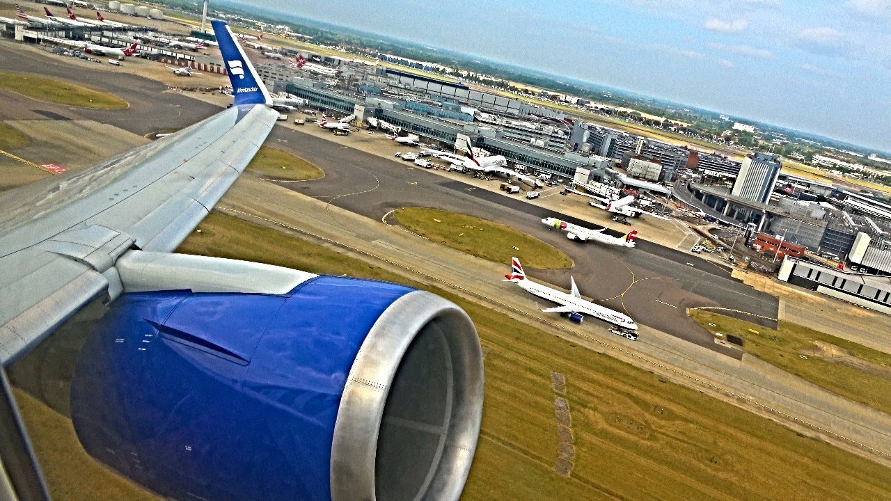 STUNNING BOEING 767 TAKE OFF!  Icelandair departure from London Heathrow Airport