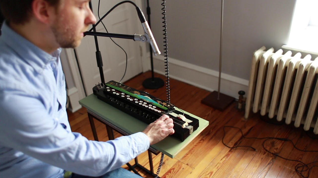 Sampling a Japanese Nagoya Harp (Taishogoto)