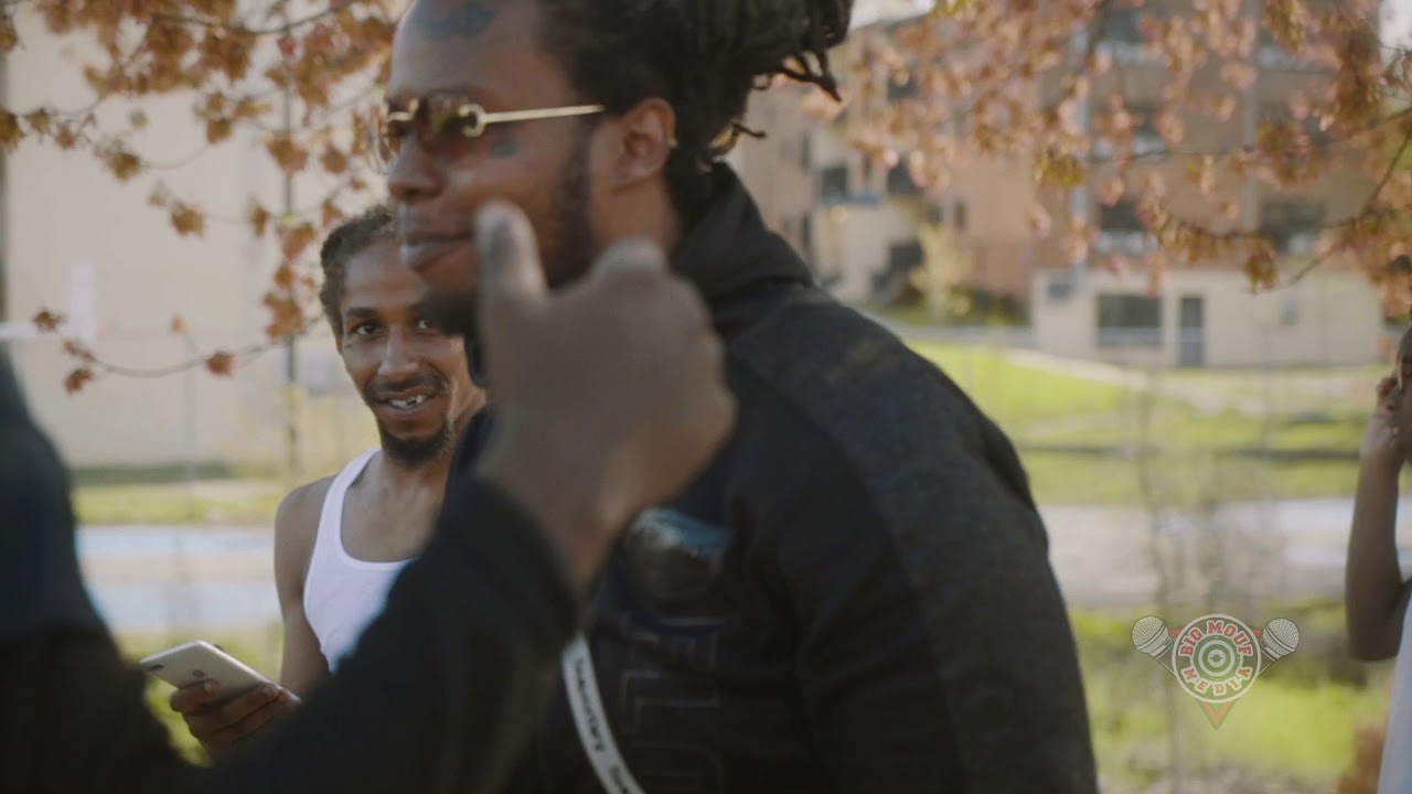 Walkdown will- says he is the best rapper in D.C while interviewing with 100k in cash!! Simp City!!