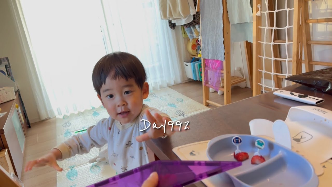 #1314【FOOD TRACK Boy Day992】is lookin' good !　生後2年8ヶ月992日目のボーイ.アイスの移動販売車ごっこをするボーイ【vlog】