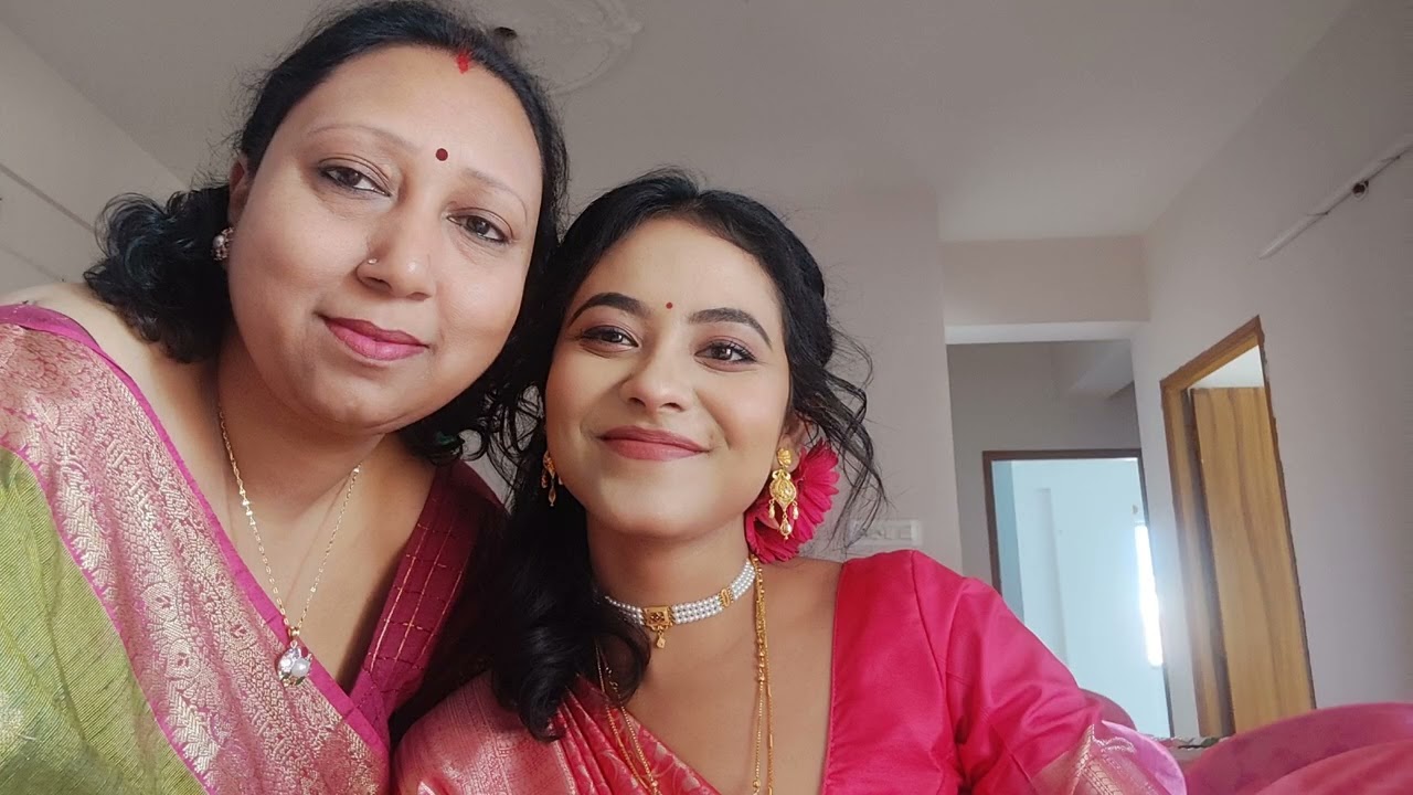 বিয়ের আগে মায়ের হাতে এশার আইবুড়ো ভাত খাওয়া...... 