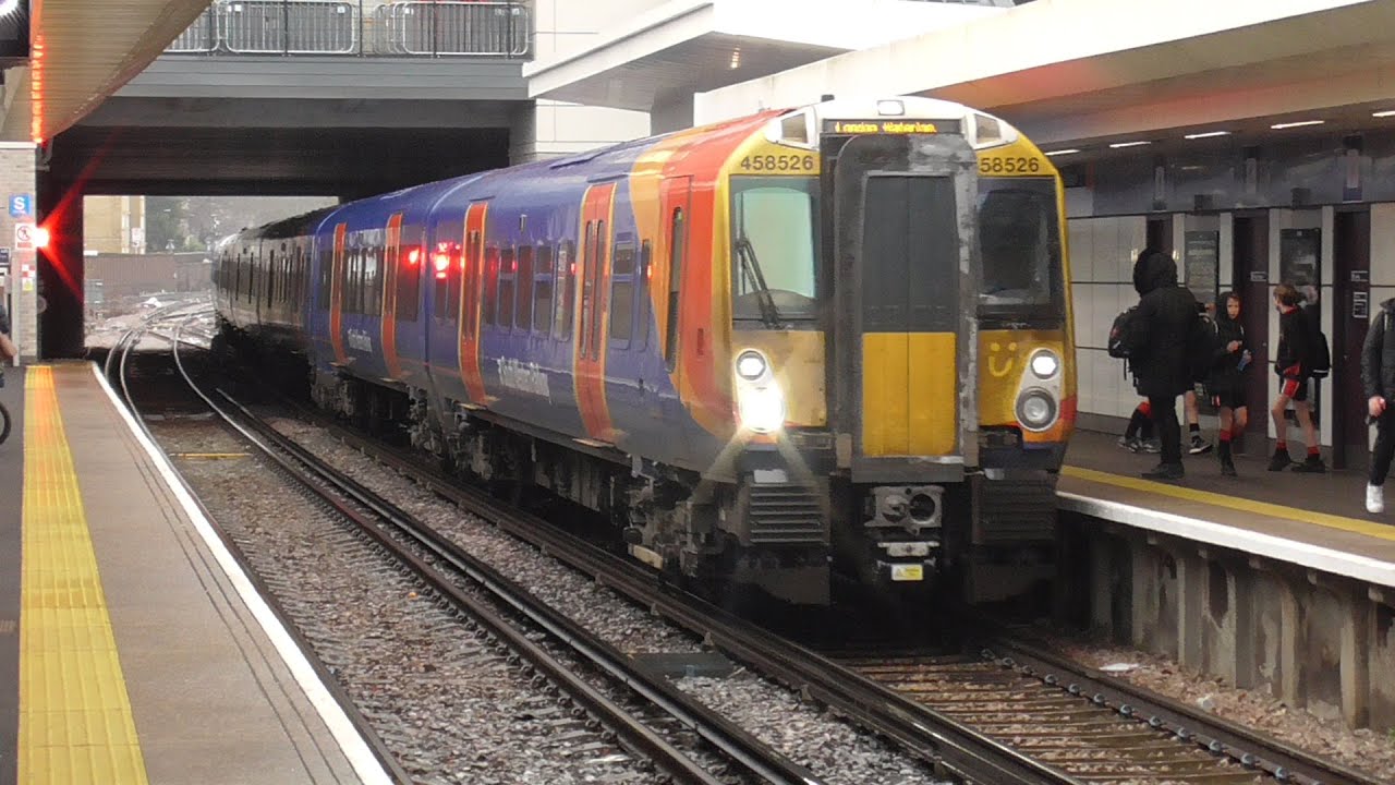 Trains at Twickenham (WRL) - 01/03/2022