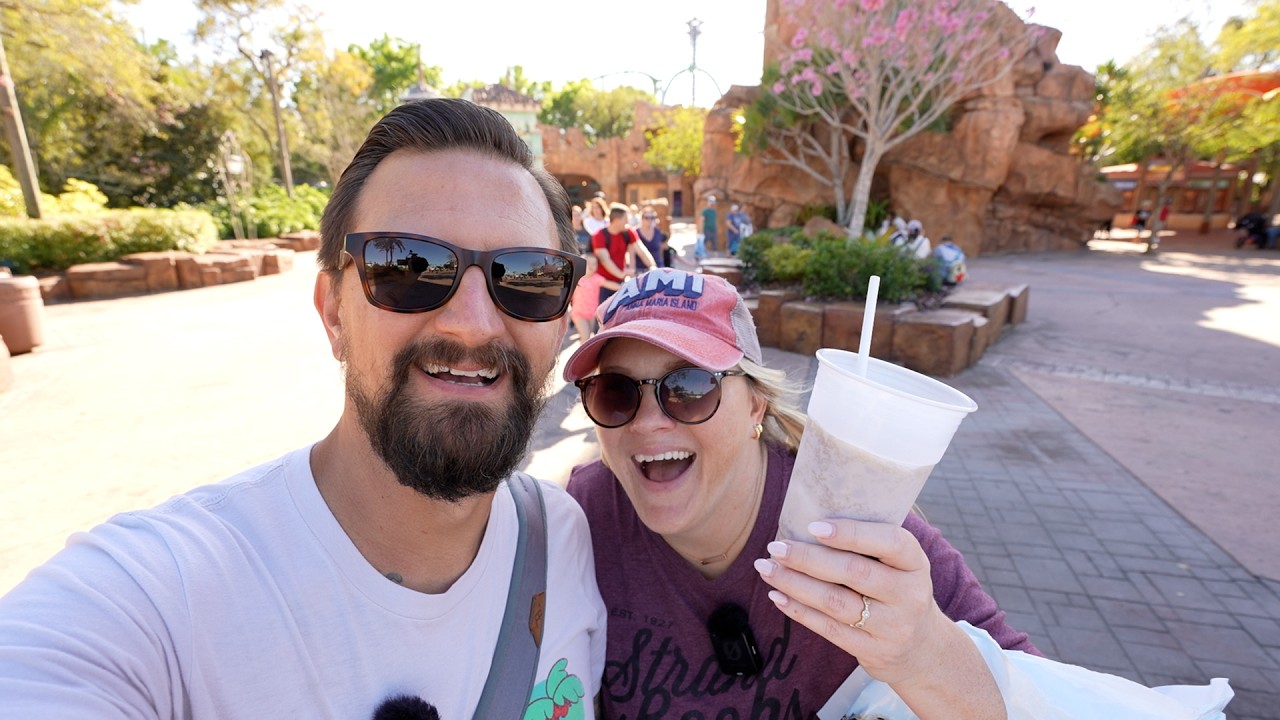 What's NEW Universal Studios Orlando & Islands of Adventure! | Lunch, NEW Merch & Trying More Food!