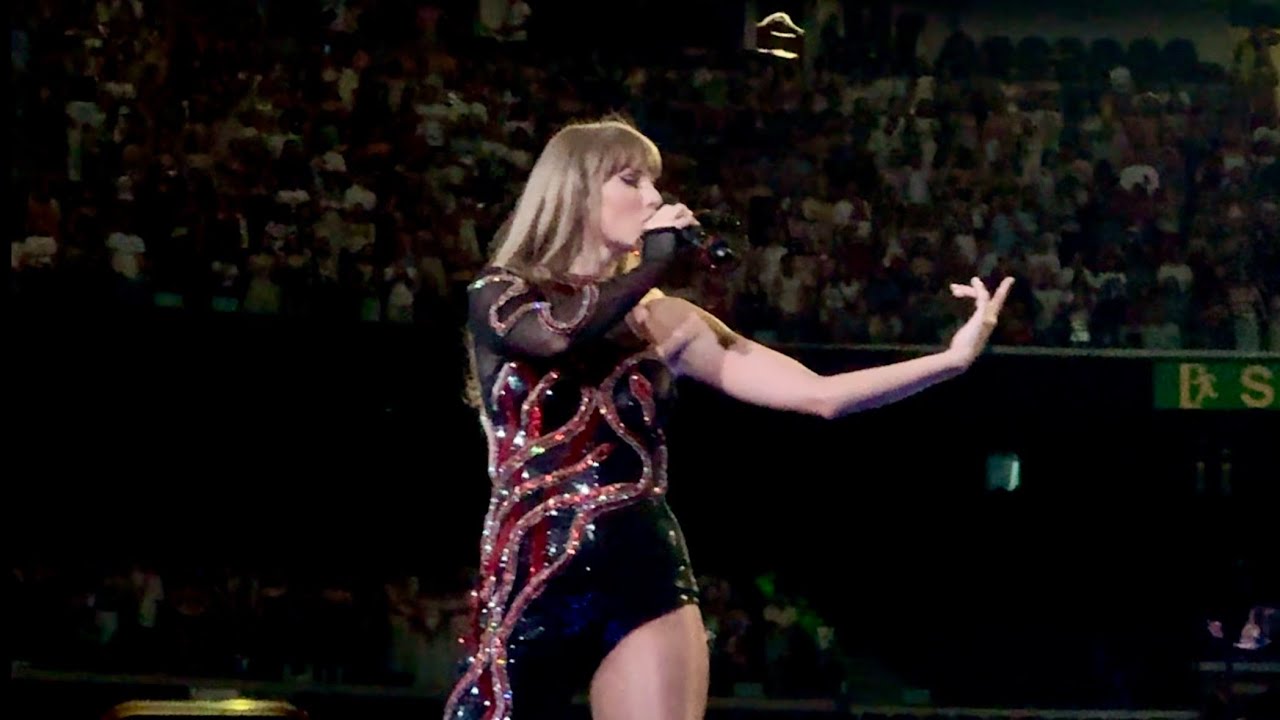 Taylor Swift - Delicate (LIVE Madrid 2024 Estadio Santiago Bernabeu)