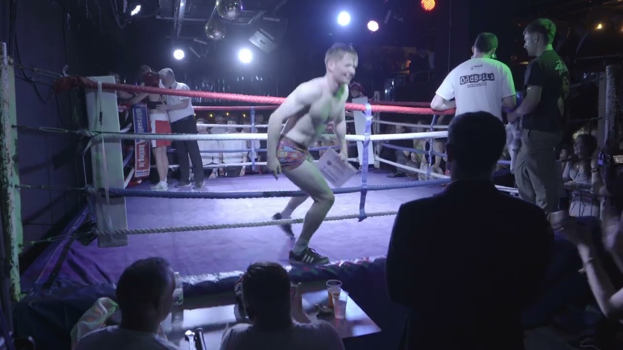 Amy McCabe VS Flora Marcoux - Fight Night Dublin: Round 1