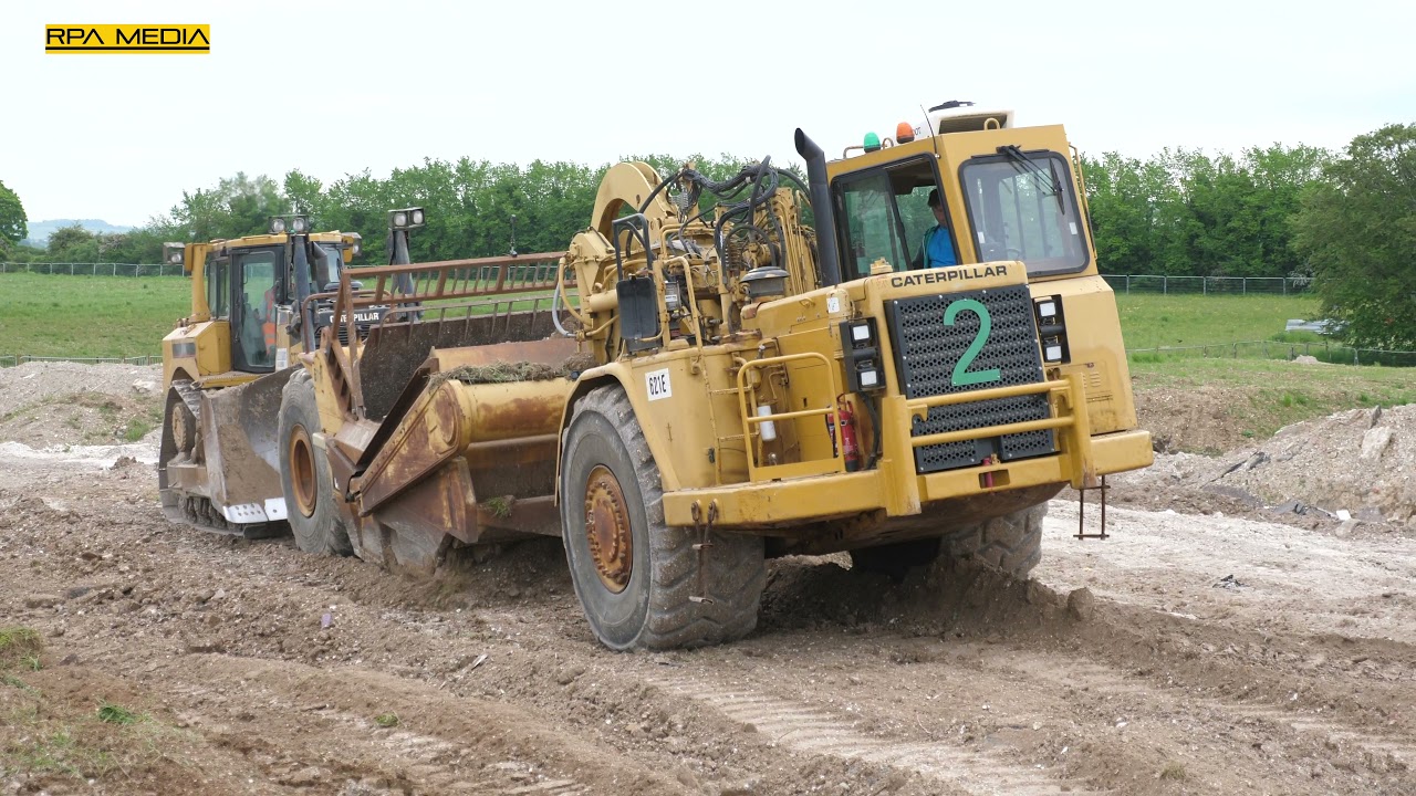 Caterpillar 621E scrapers