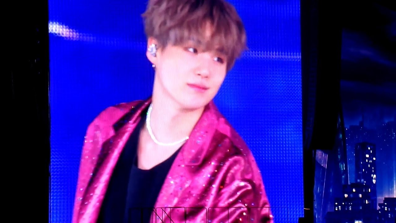 [BTS in Brazil] 190525 Trivia: SEESAW + B-ARMY Fanchant (HE SMILED!!!)