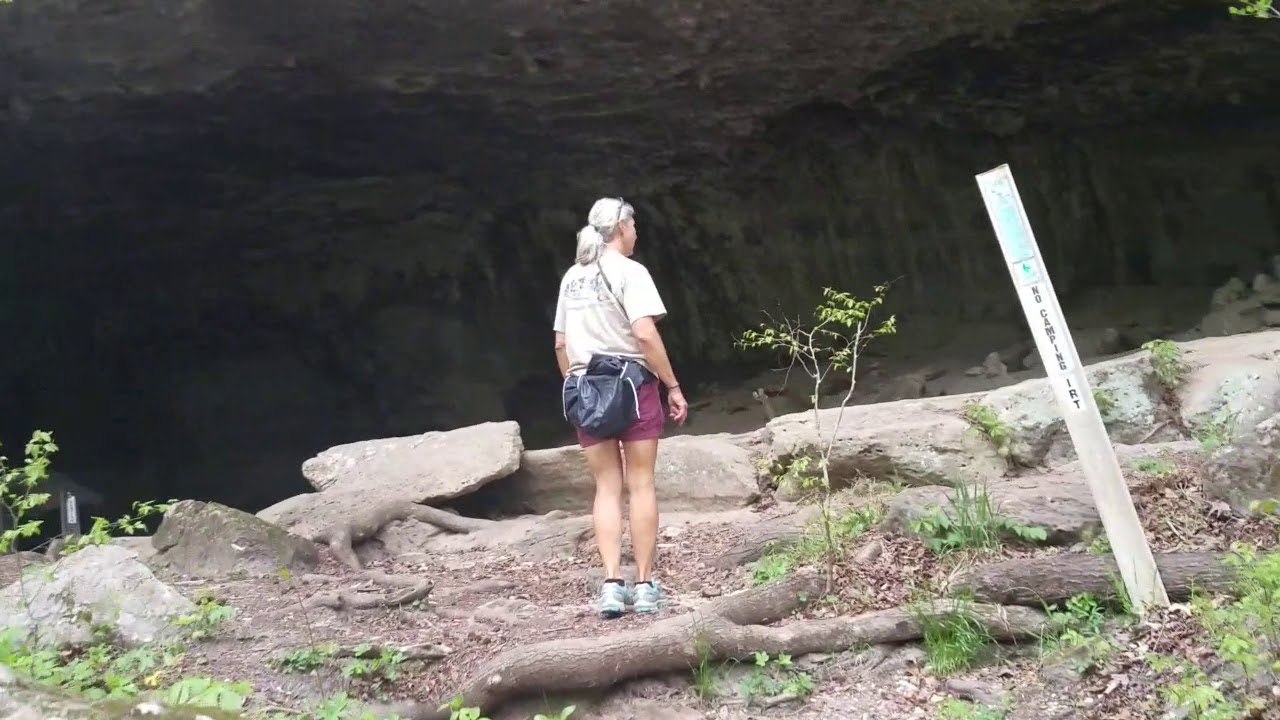 Indian Rockhouse Hiking Trail. Buffalo National River, Arkansas