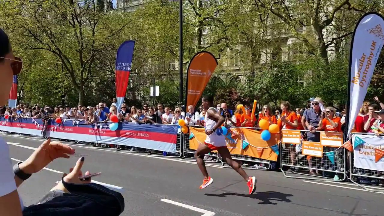 KENENISA BEKELE SLOW MOTION ANALYSIS | London Marathon 2018
