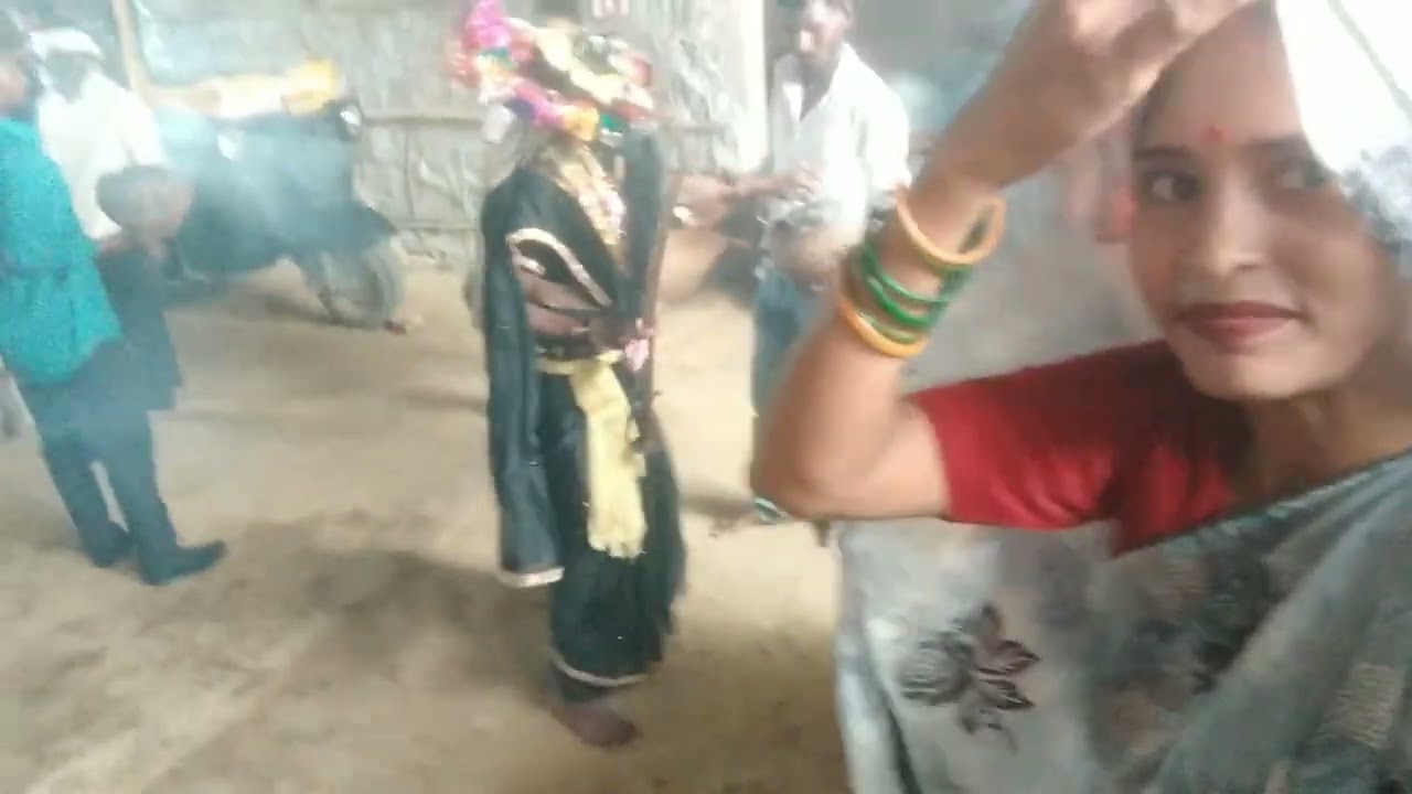 आज हमारे यहां माताजी आई थी आज से भी दर्शन कर लीजिए