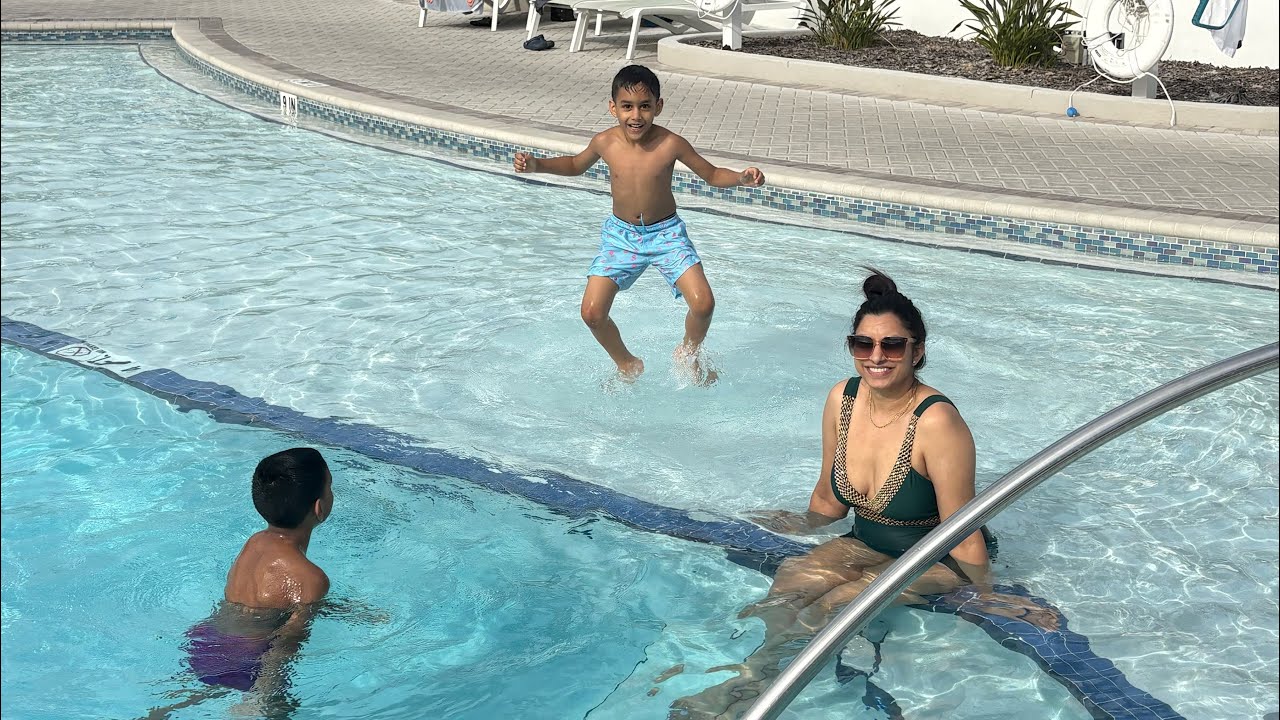 ORLANDO Resort FUN! #FunDay #Orlando #Resort @chilis #CheesePull #FamilyFun #Day1 #FunInTheSun #Sun