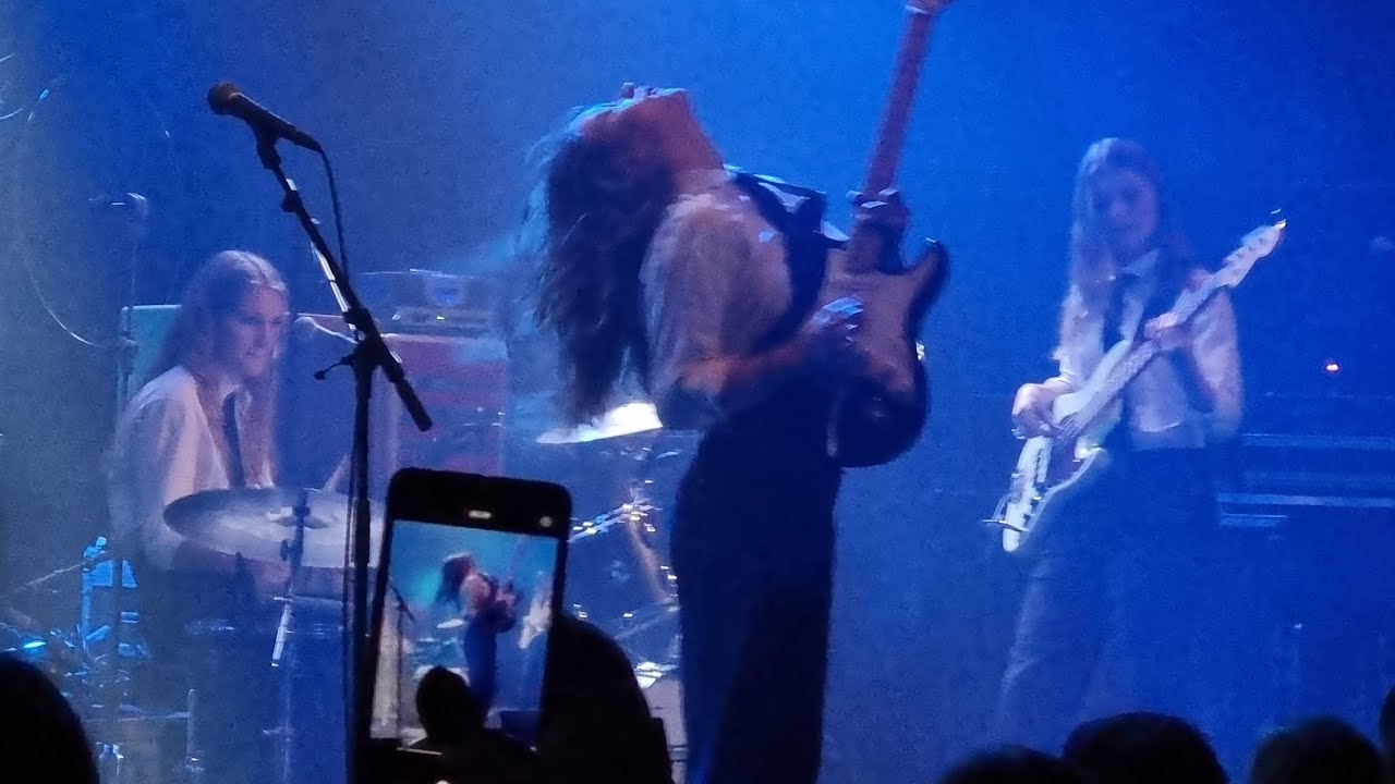 Svart Ridå support to Glasvegas at Pustervik on 5th October 2023