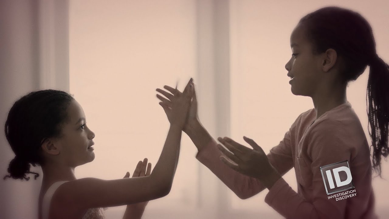 Sneak Peek: Twisted Sisters by Executive Producer Khlo&eacute; Kardashian