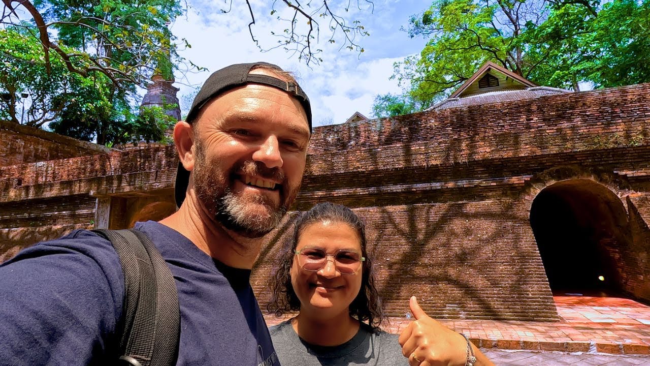 IS IT WORTH visiting Thailand's 🇹🇭 TUNNEL TEMPLE in Chiang Mai?