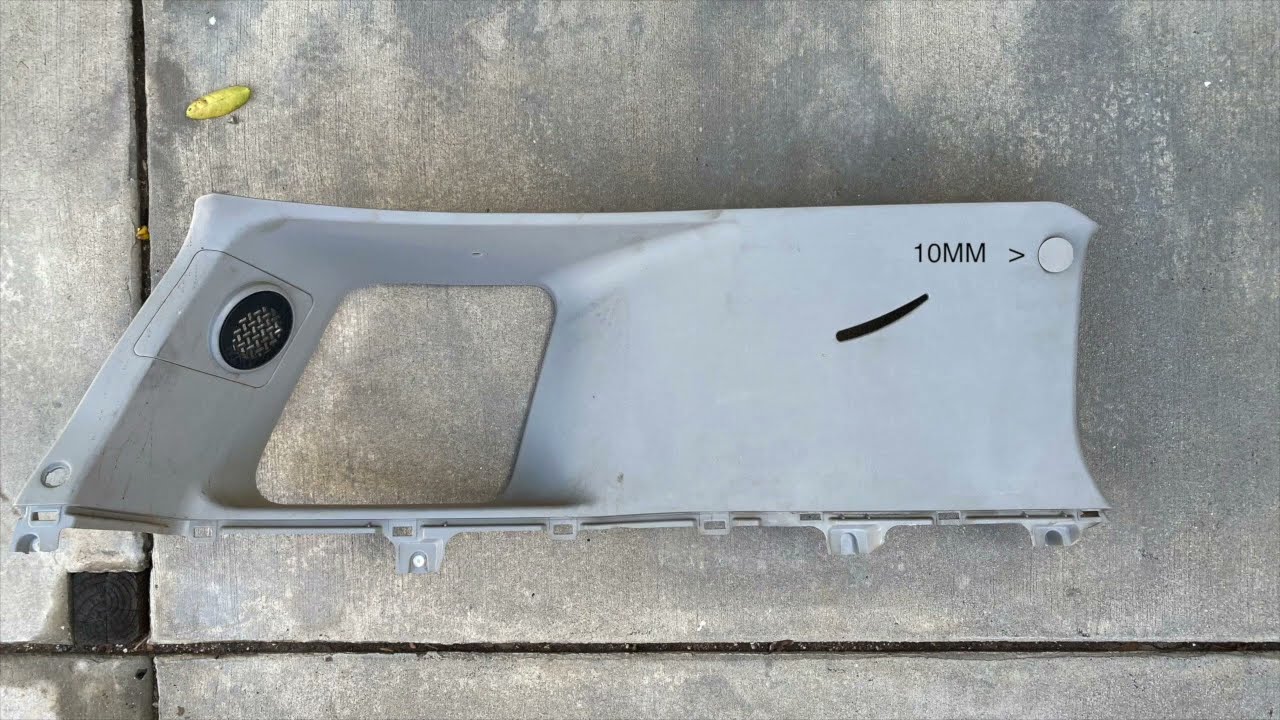 Remove Rear FJ Cruiser Seatbelt