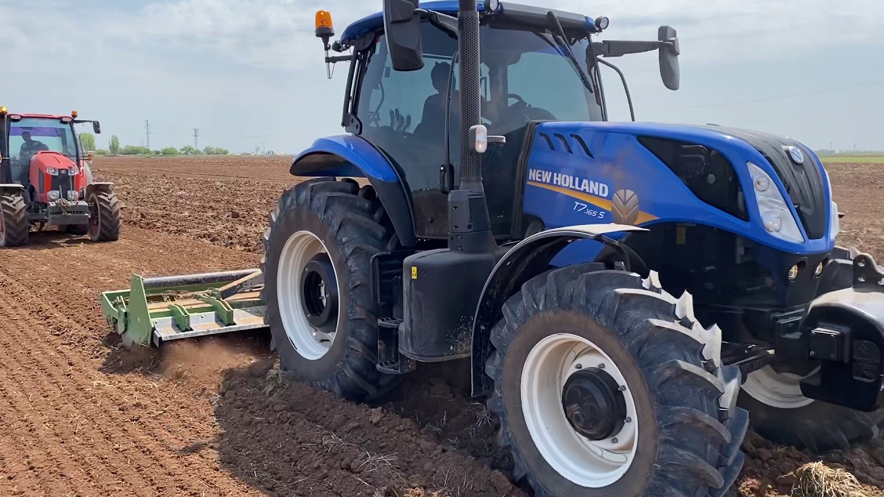 NEW HOLLAND T7.165 S & KUBOTA M135GX 2