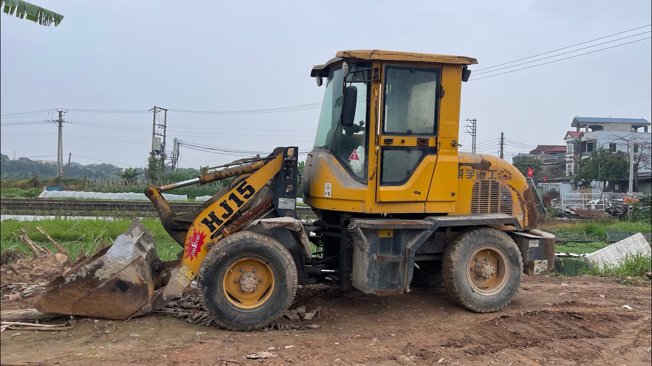 Xúc lật cũ, hoạt động ngon giá chỉ 55 triệu lh:0962224608