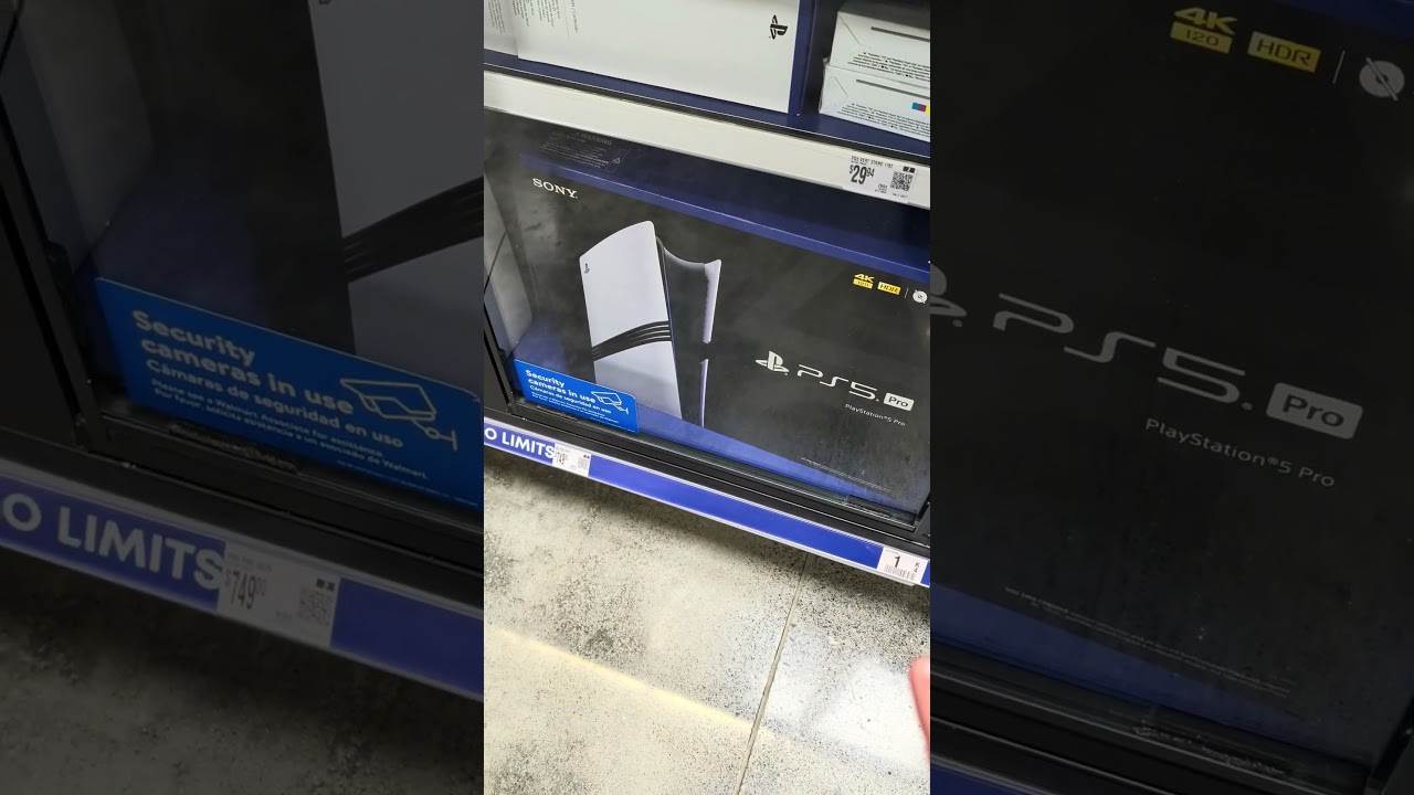 Они настоящие! Первая PlayStation 5 Pro, которую я увидел вживую #шорты #playstation #Sony #PS5Pr...