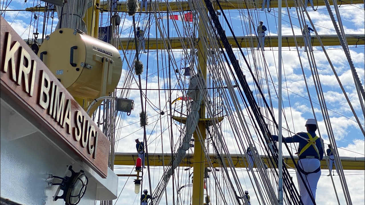 KRI BIMA SUCI TIBA DI DARWIN AUSTRALIA