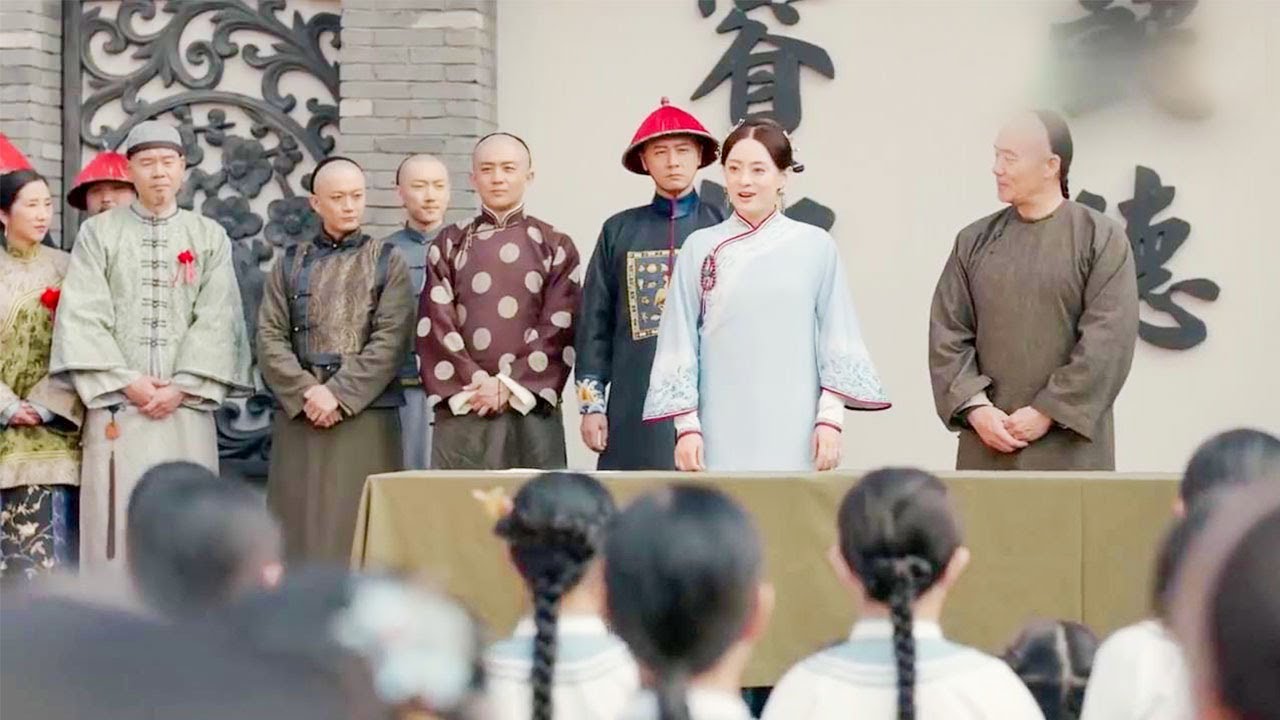 Она основала первую школу для девочек, чтобы дать большему количеству девочек равное образование