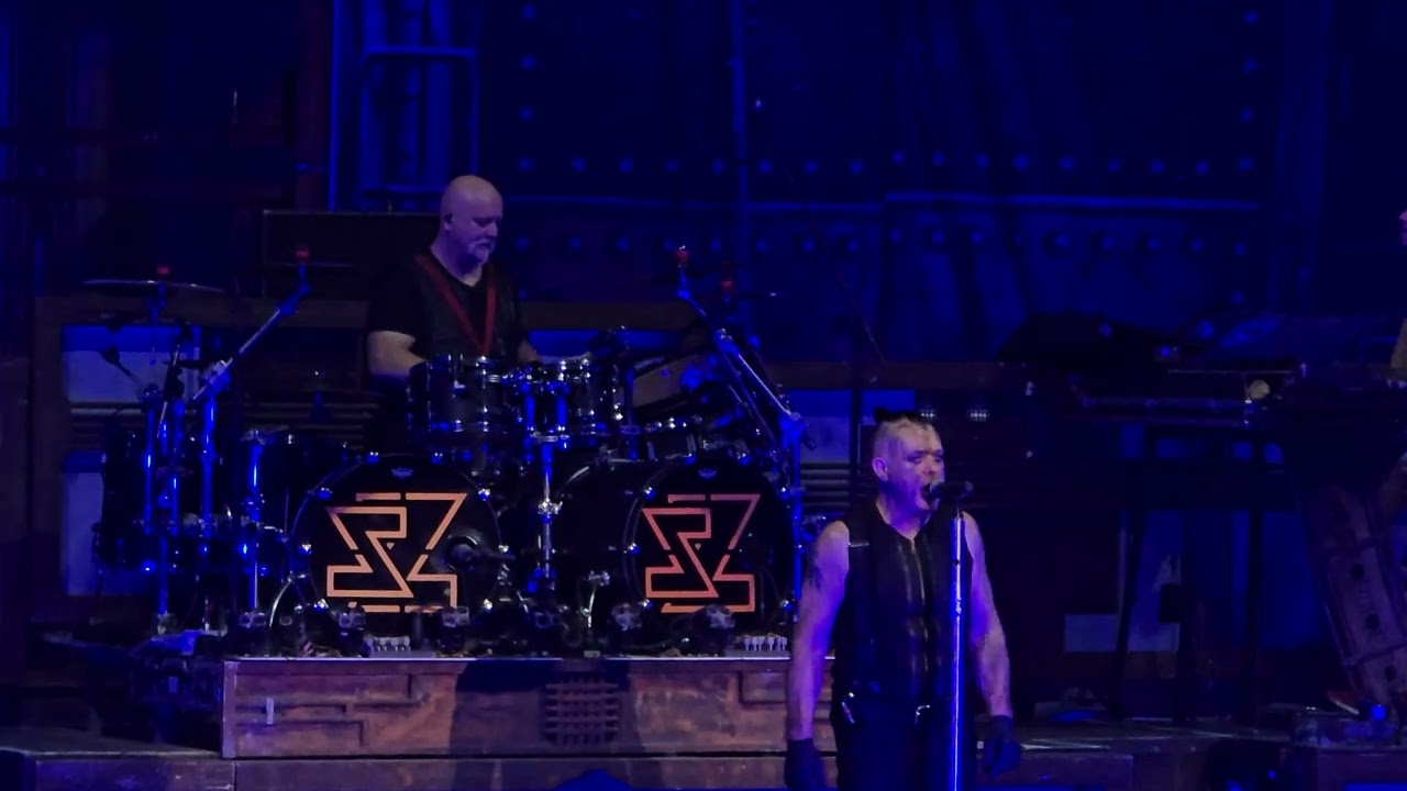 STAHLZEIT - LINKS 2 3 4 (Live in Berlin, Tempodrom - 05.12.2025 - 4K)