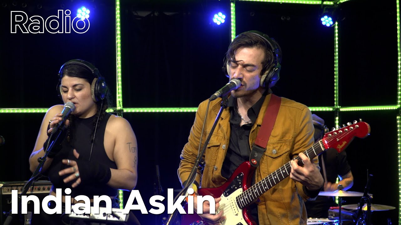 Indian Askin - 'I Like Boys' & 'Stranger' Live @ 3FM (VoorAan)